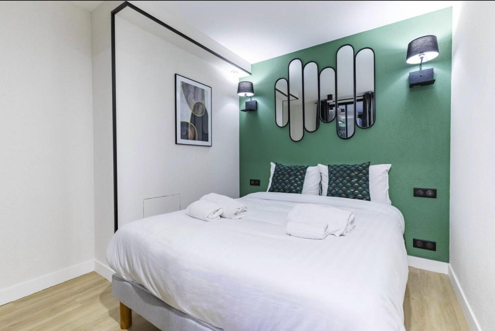 Hsh Parmentier-couronnes Ii Design 4p-1br * Parijs